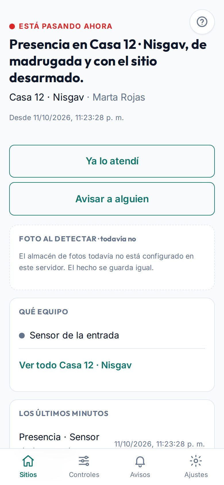 Lo que ve Marta a las 3 de la mañana: alguien en la entrada de su Casa 12 con la casa desarmada, y lo que puede hacer